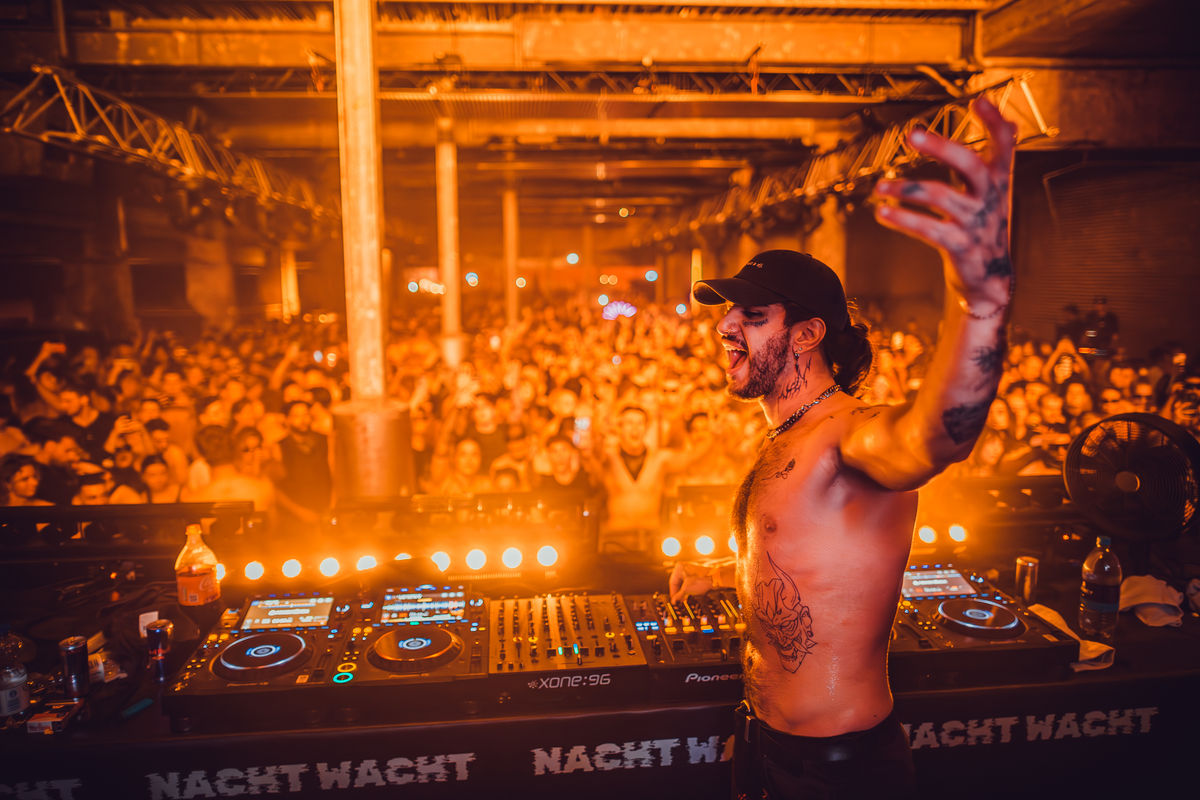 Loading... just a sec